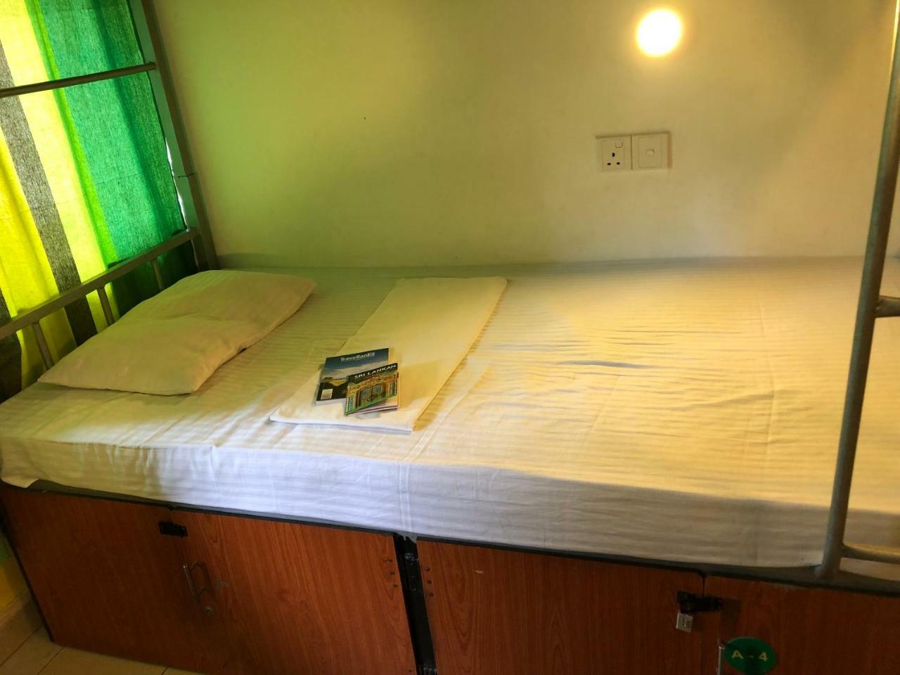 Hostel Republic At Galle Face Colombo Kültér fotó